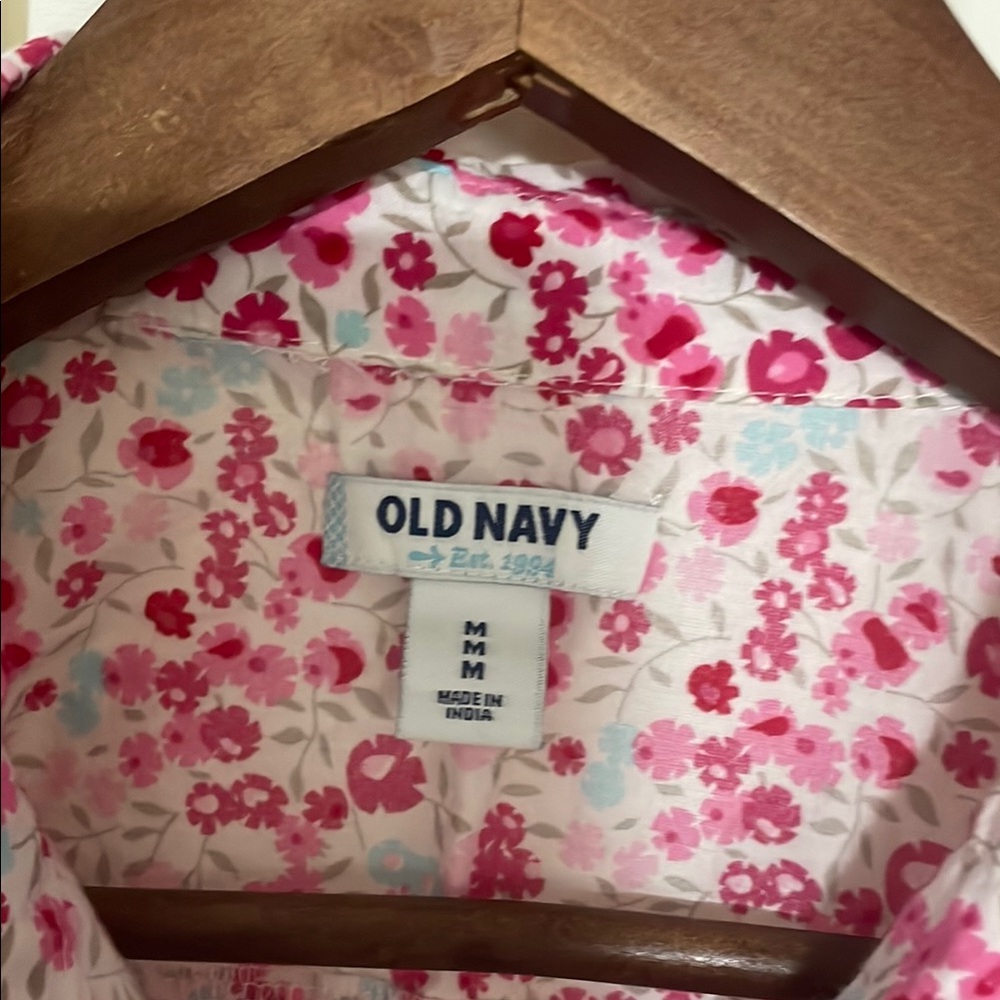 Old Navy Pink and White Floral Button Down Shirt - Picture 3 of 8
